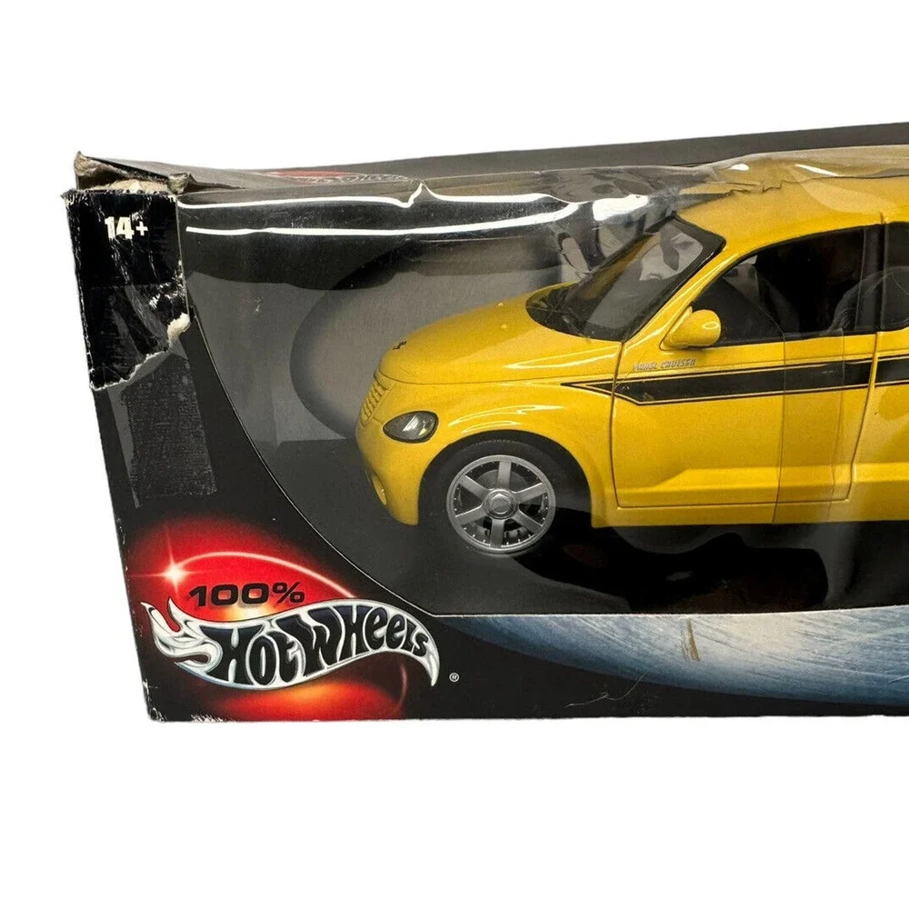 Vtg 100% Hot Wheels 1/18 Diecast Metal Yellow Car Panel Cruiser Car 2001‎ NEW